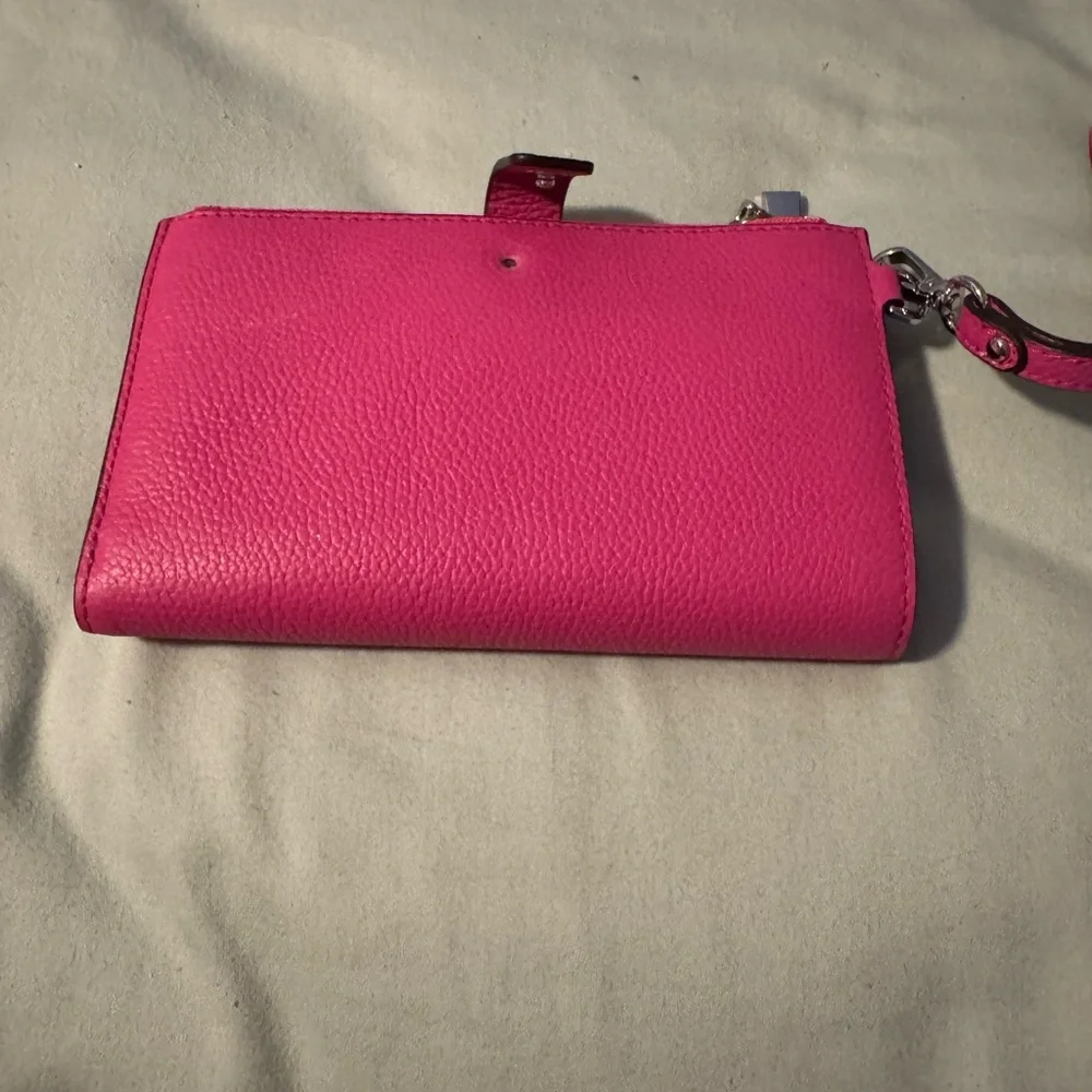 NWOT DEFECT Michael Kors Pink Wristlet